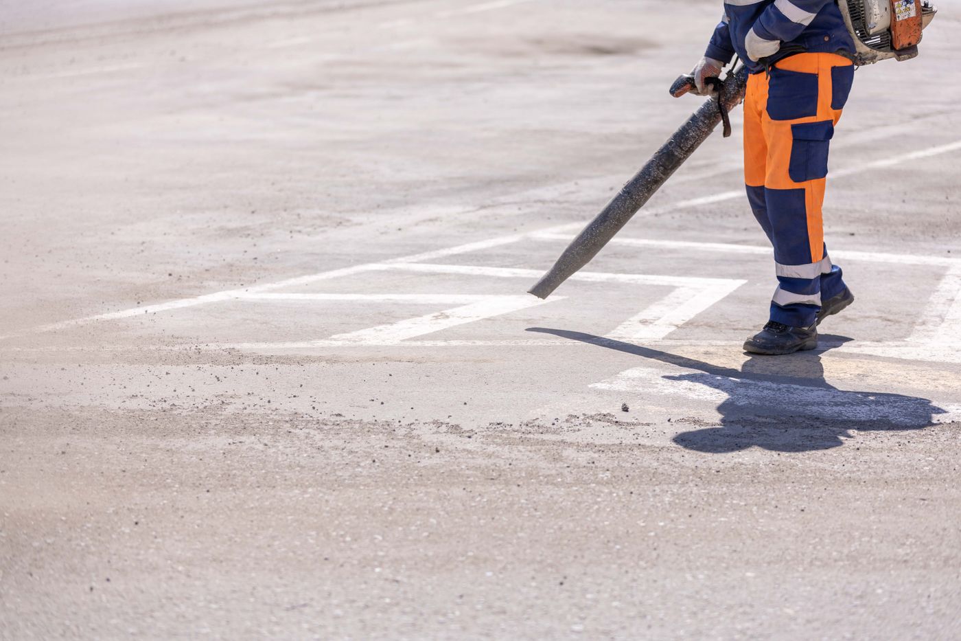 Road-marking work photograph 20