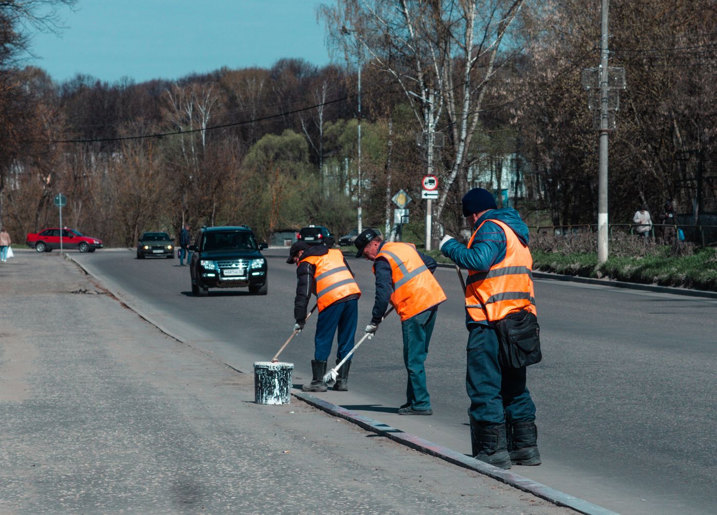 Road-marking work photograph 22