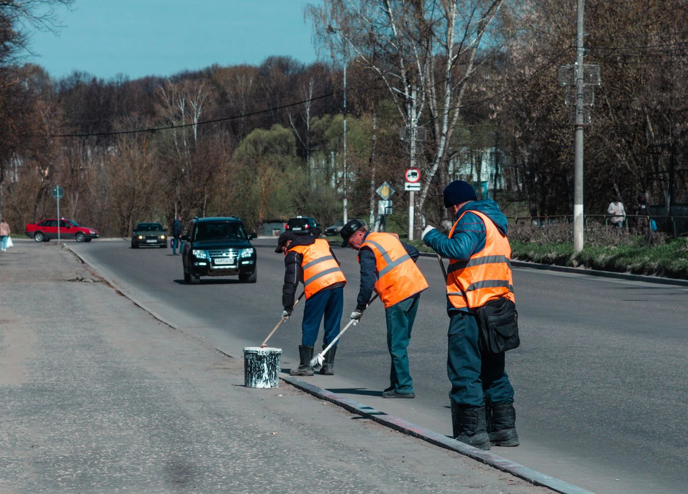 Road-marking work photograph 22
