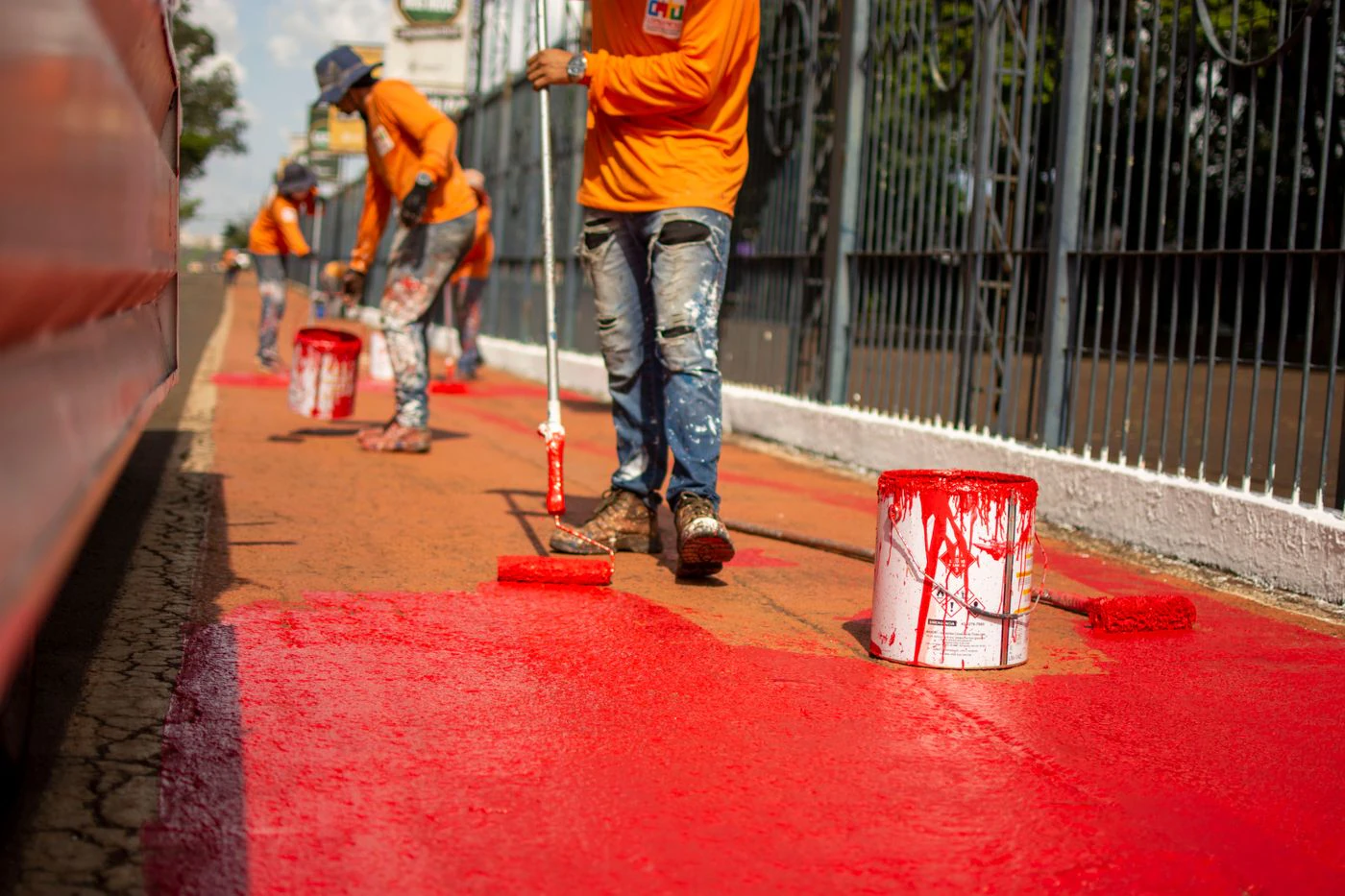 Road-marking work photograph 25